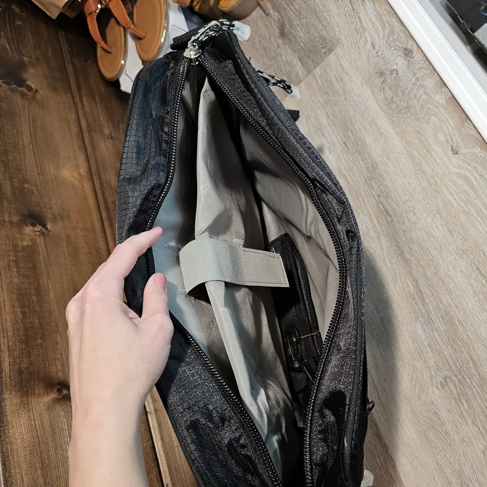 Giftable! Black Messenger Bag with Professional Design Backpack Student